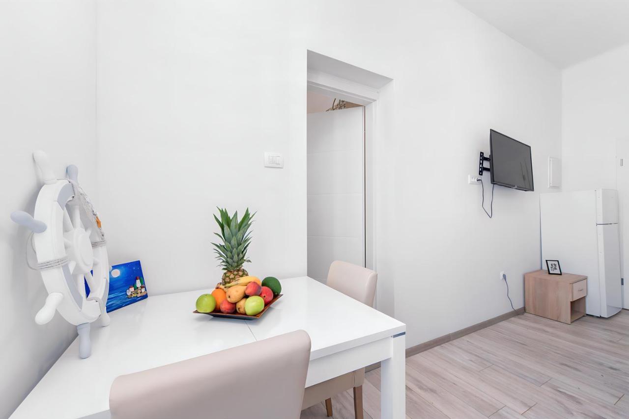 City Studio Market 5 - Rijeka Rent Exteriör bild